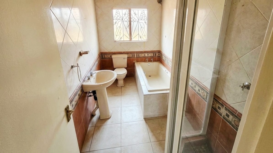 3 Bedroom Property for Sale in Tlhabane West North West